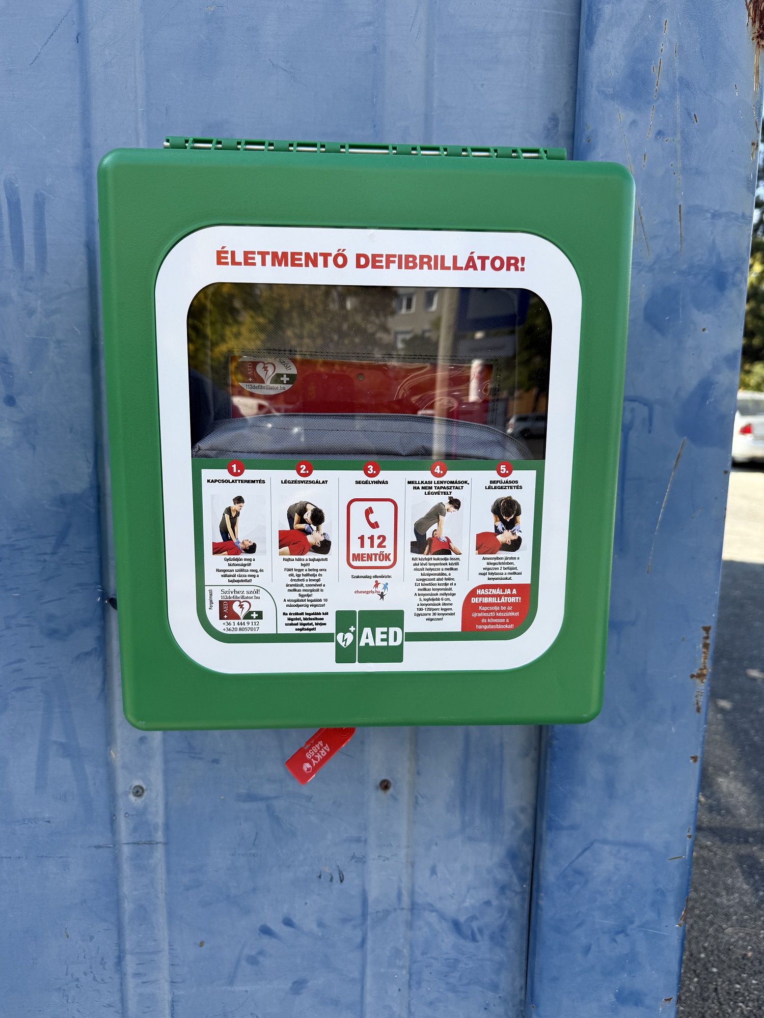 defibrillator1.JPG