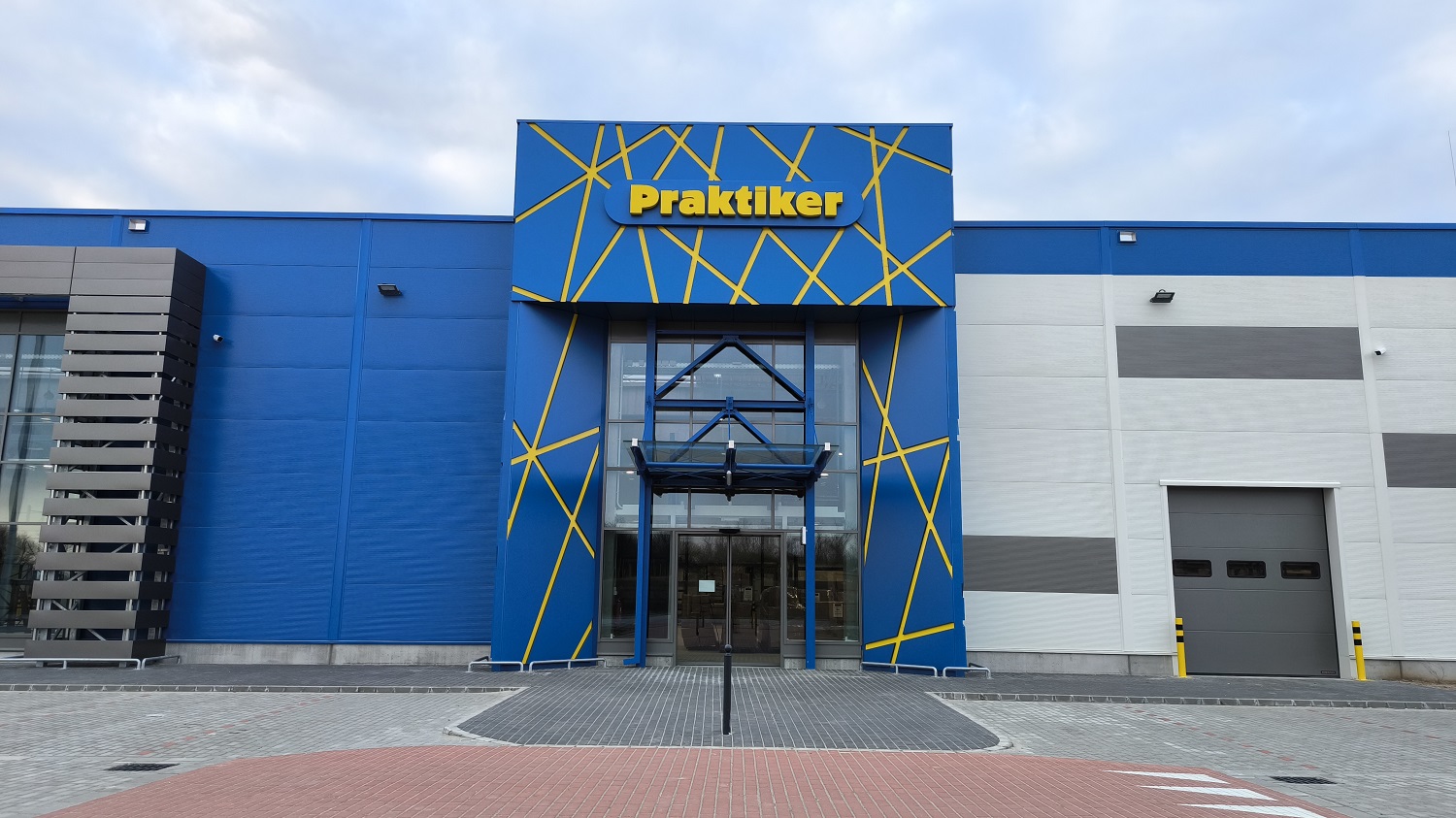 praktiker-veszprem2.jpg